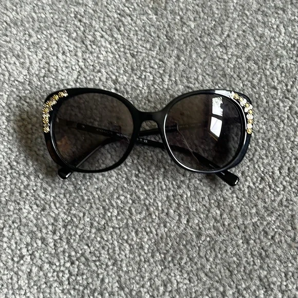 Coach | Accessories | Used Black Coach Sunglasses | Poshmark display picture 1